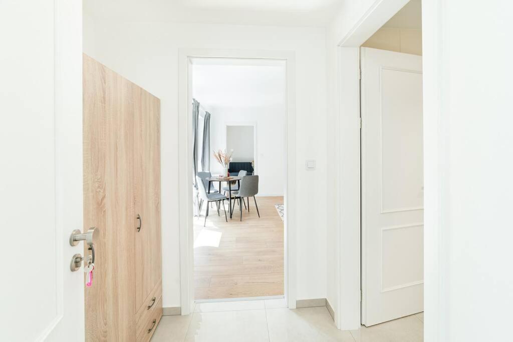 Hugo Apartment