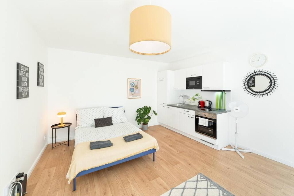 Hugo Apartment *